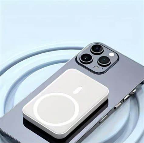 Apple MagSafe Portable Battery Pack iPhone